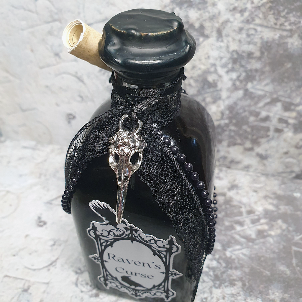 Raven's Curse Bubble Bath Potion image 2